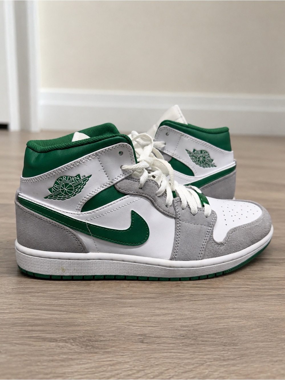 NEW Nike Air Jordan 1 Mid SE “Grey Pine Green” Sneakers | Men’s 8.5 Women’s 10